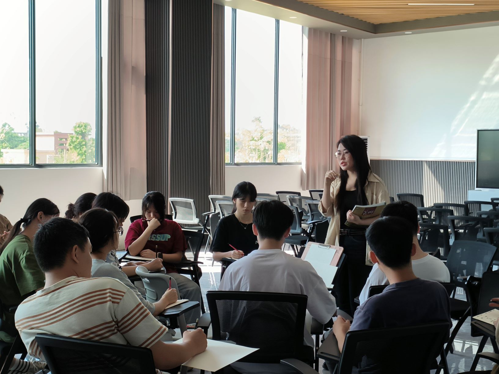 欢迎广州烈公文化名师苏环老师到我校授课 丨 米兰(中国)milan·官方网站-登录入口