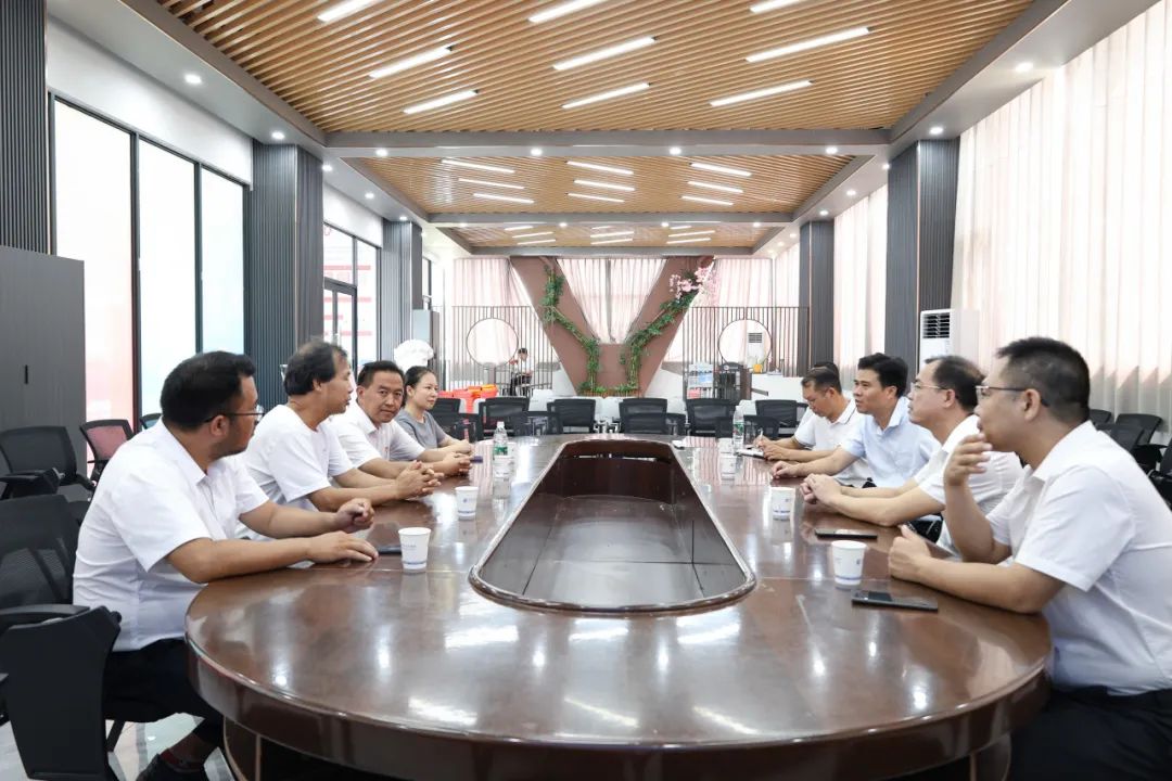 【红领浔州 铸魂育人】桂平市委领导深入米兰(中国)milan·官方网站-登录入口指导开学工作